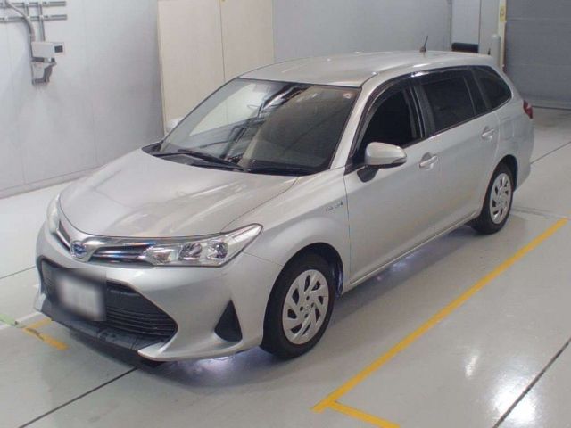 30044 Toyota Corolla fielder NKE165G 2018 г. (CAA Chubu)